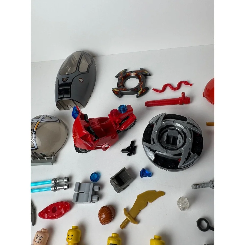 Mixed LEGO Minifigure & Accessory Lot Space Star Wars Castle Motorcycle Spinner